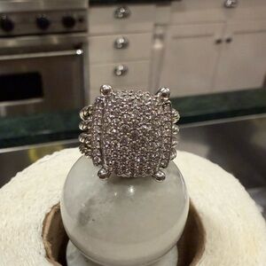 David Yurman Gold and Silver Women's Statement Ring. A WINNER🎩. Sold out ever